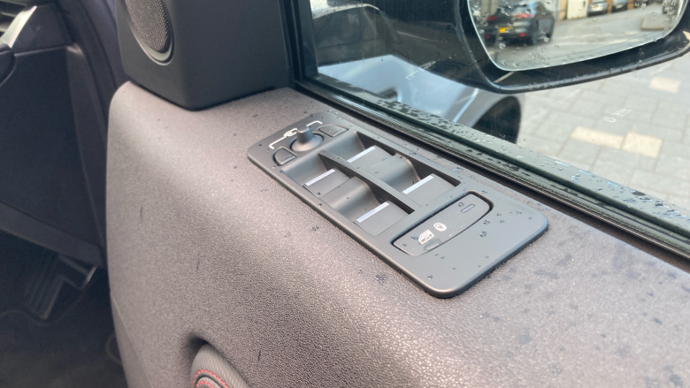 Land Rover Discovery Sport 1.5 P300e R-Dynamic SE 5dr Auto [5 Seat] Station Wagon